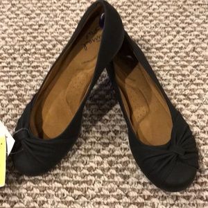 “Genie” Natural Soul flats